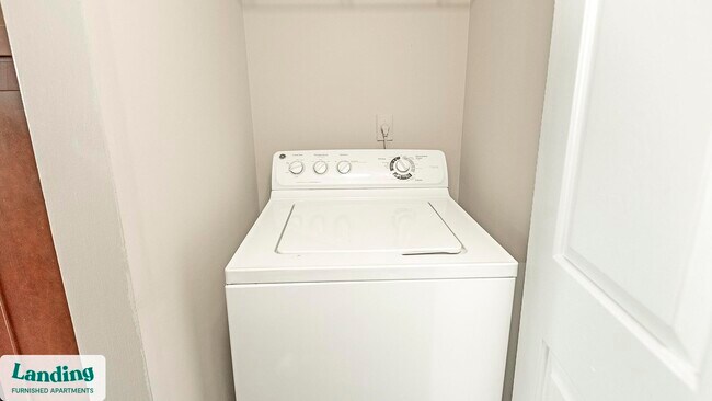 Foto del edificio - 7865 Grove Ct W