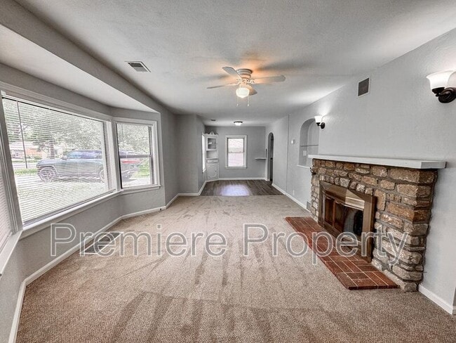 Building Photo - 1107 W 27th St S