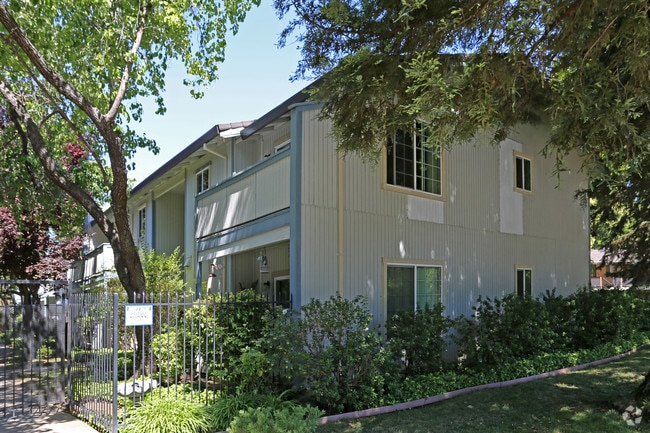 River Park Apartments Apartments Sacramento Ca Apartments Com