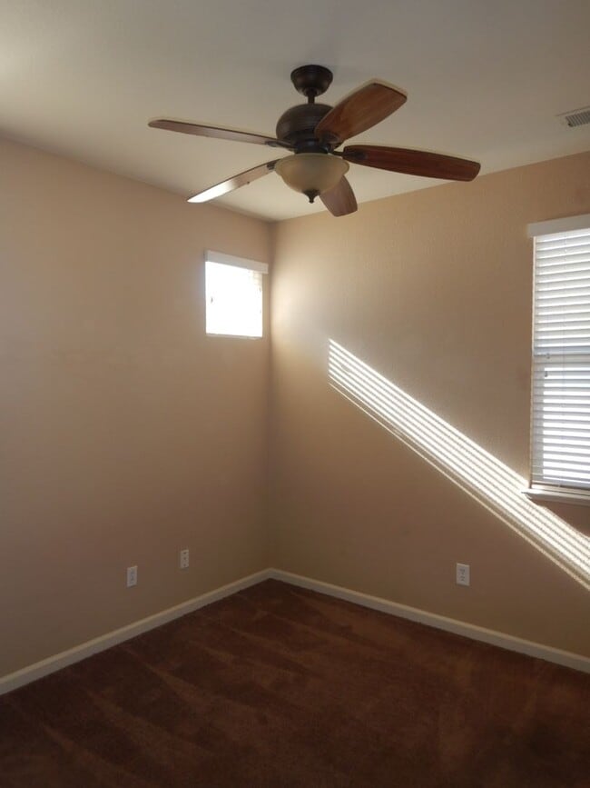 Building Photo - Convenient and Affordable
