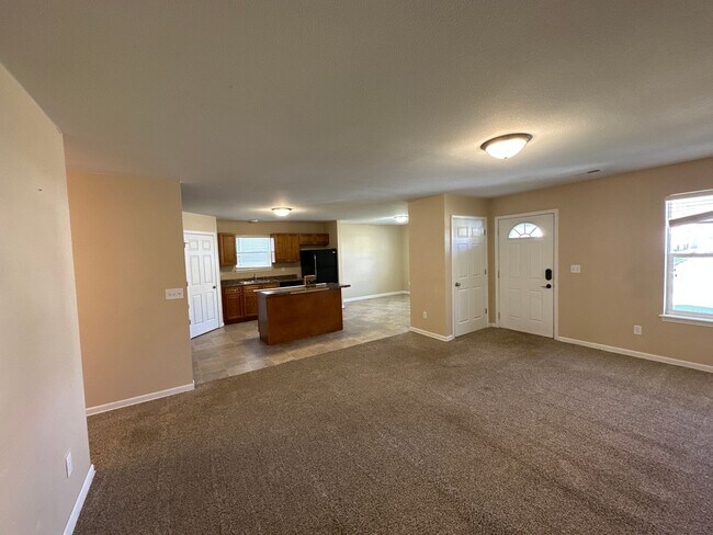 Foto del edificio - 3 Bedroom House!