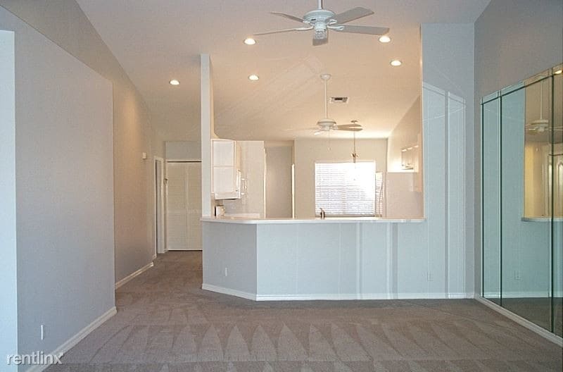 Primary Photo - 3 br, 2 bath Condo - 532 Lake Louise Cir