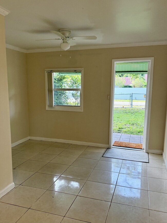 Foto del edificio - 5900 NW 2nd St