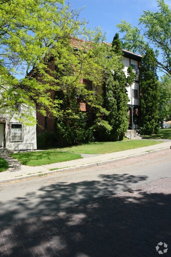 Building Photo - 1212 W 7th Ave