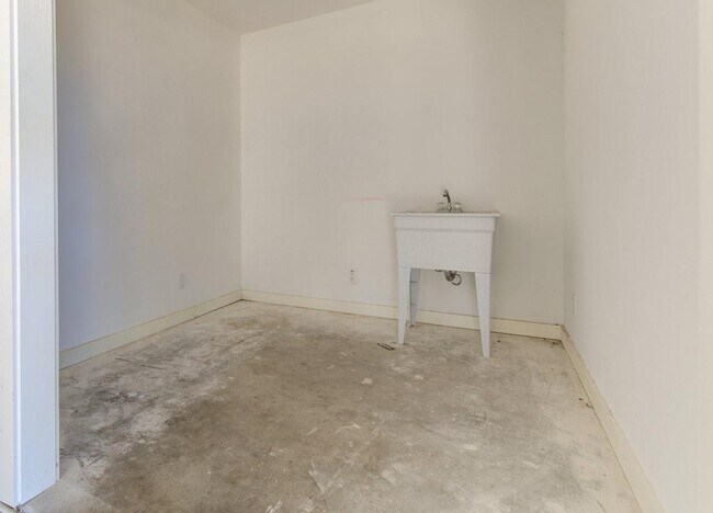 Foto del edificio - 7305 W Rim Dr