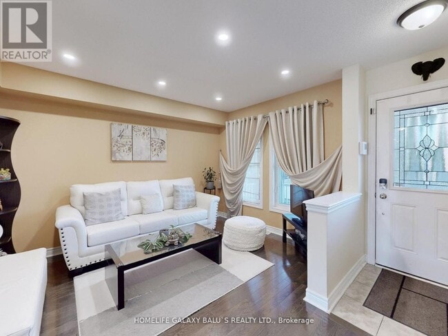 Building Photo - 493 Nairn Circle