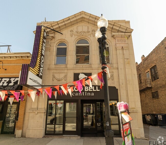 Building Photo - 4437 N Broadway