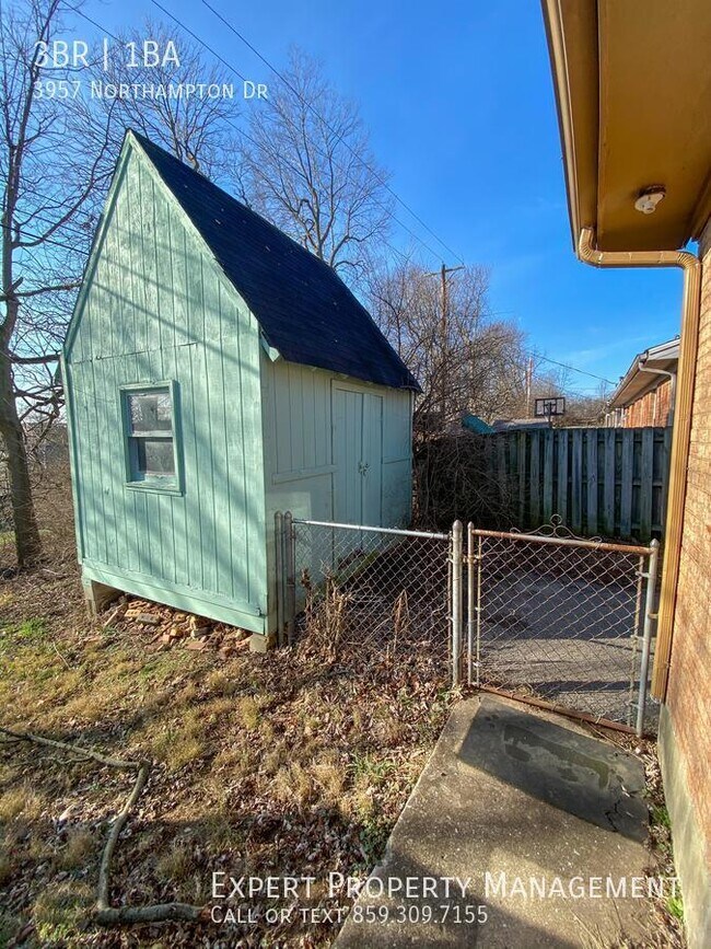 Building Photo - 3957 Northampton Dr