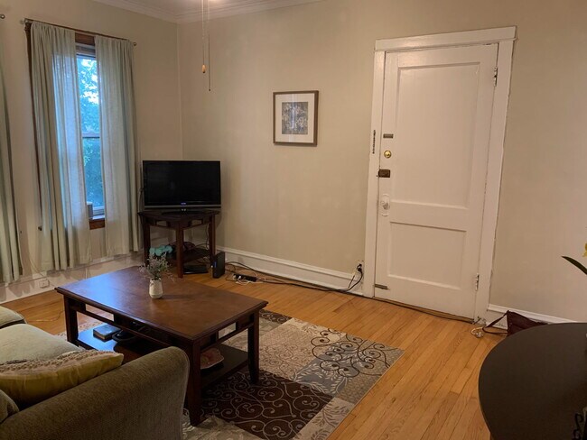 Foto del edificio - 3648 N Hoyne Ave