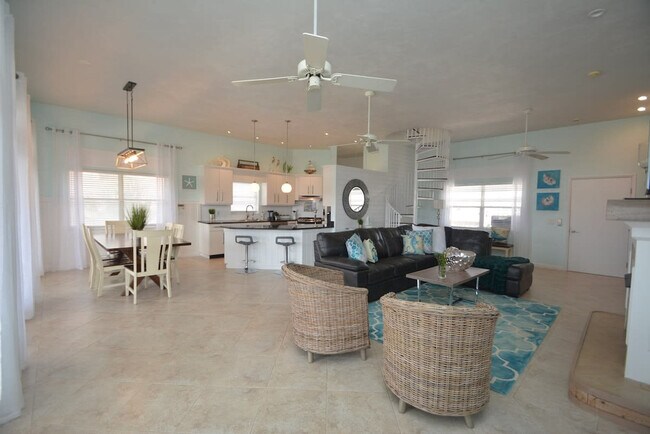 Foto del edificio - 62 Moody Dr