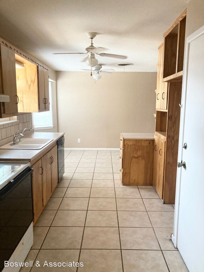 Building Photo - 3 br, 2 bath House - 4501 Dengar Ave.