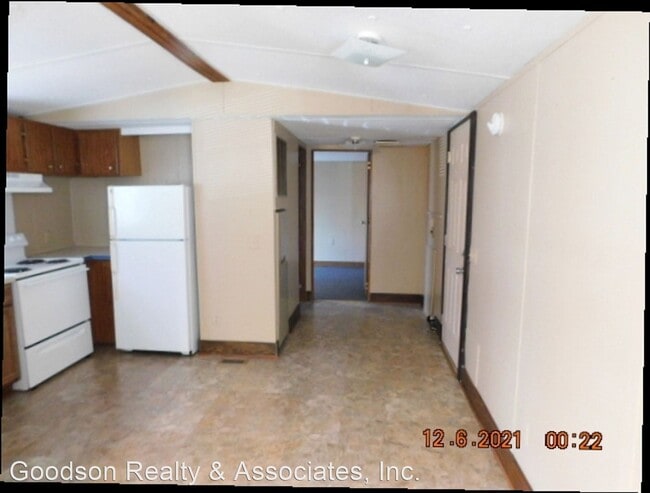 Building Photo - 2 br, 1 bath House - 102 Davis Street