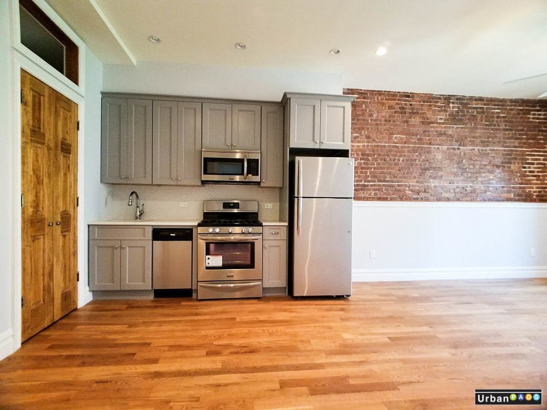 Primary Photo - 1249 Pacific St