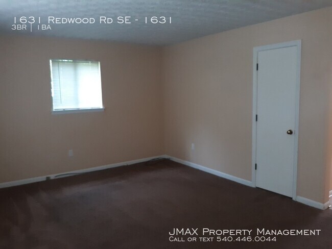 Building Photo - 3 Bedroom Duplex near Garden City