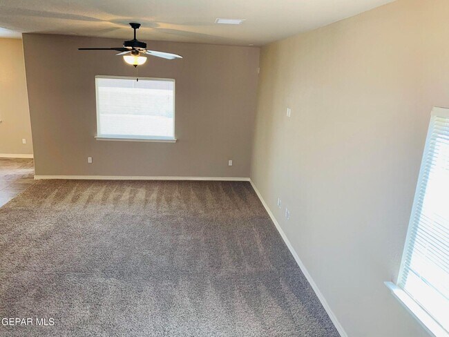 Building Photo - 3888 Loma Brisa Dr