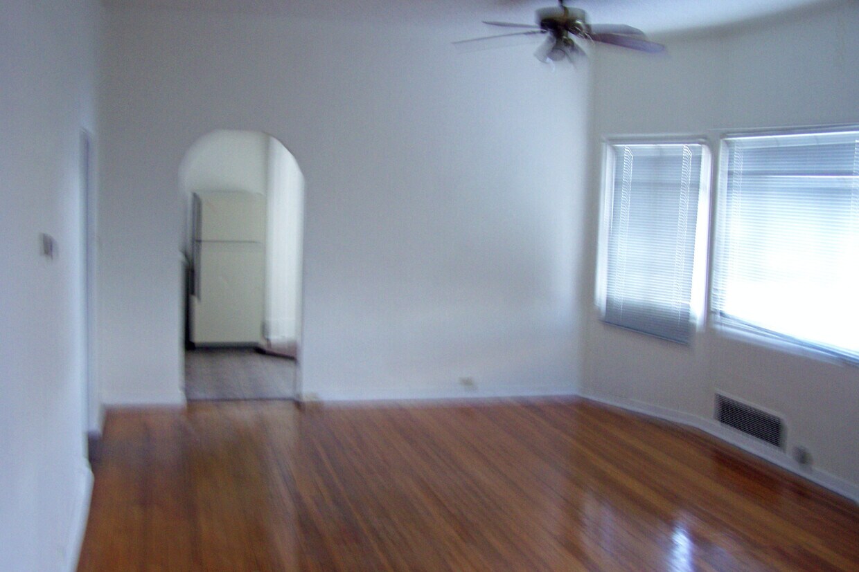 Foto del edificio - 401 S Oak St