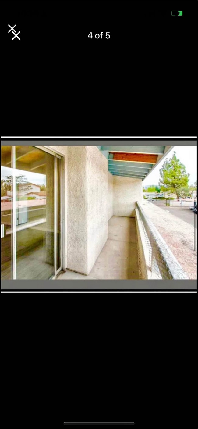 Foto del edificio - 21800 Schoenborn St