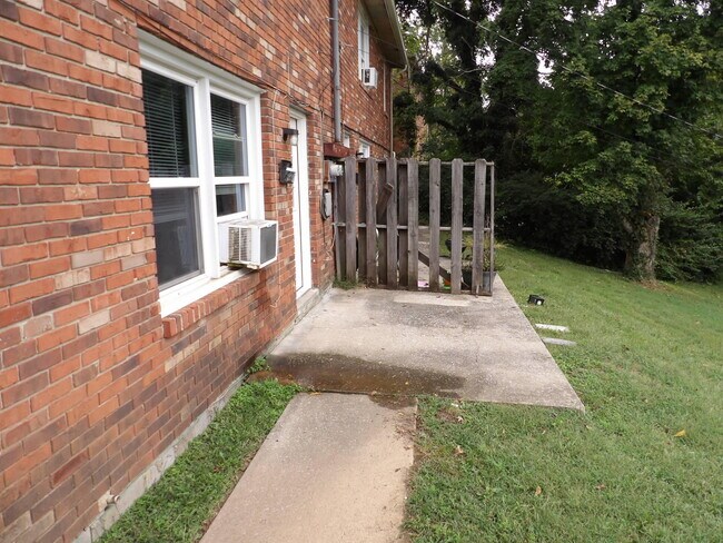 Foto del edificio - 171 Thistlewood Ave