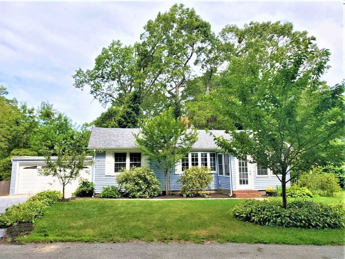 Primary Photo - 12 Bayview Ct