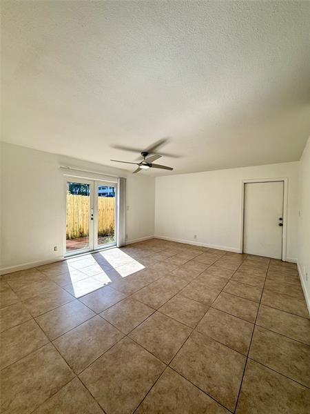 Foto del edificio - 3061 NE 49th St