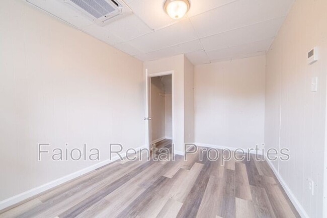 Building Photo - 112 N High St