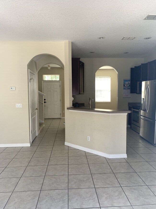 Foto del edificio - 2215 J Lawson Blvd