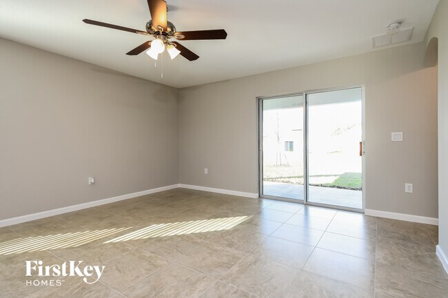 Building Photo - 466 Earhart Dr
