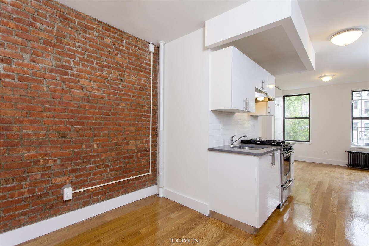 Foto del edificio - 209 E 4th St