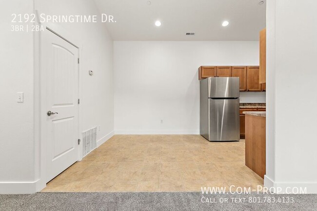 Building Photo - 2192 Springtime Dr