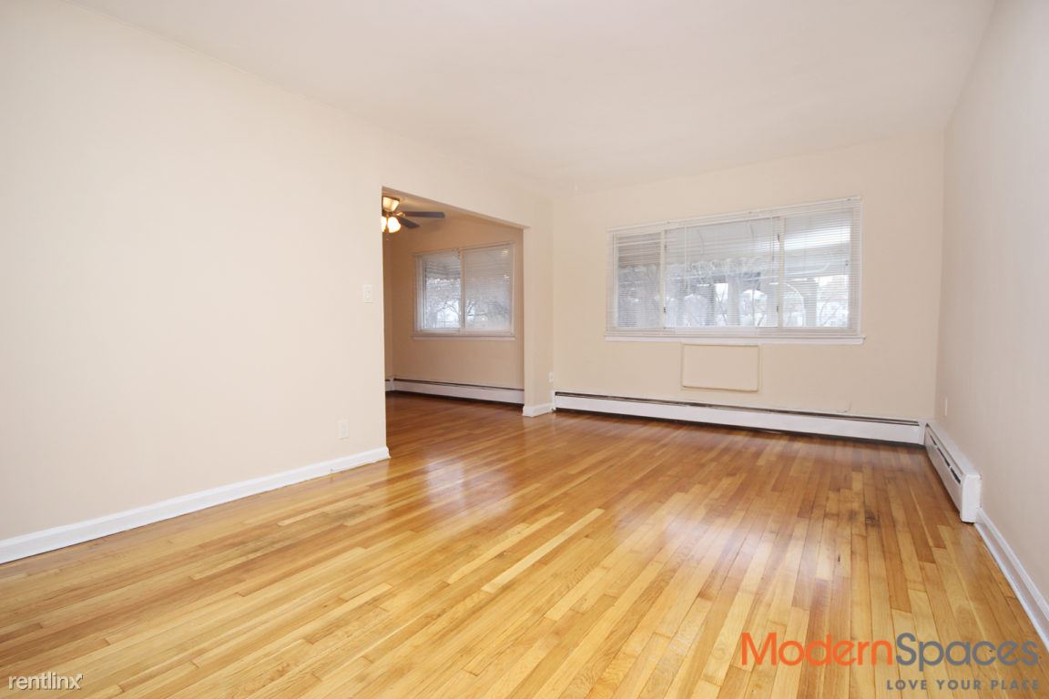 Primary Photo - 2102 Hoyt Ave S