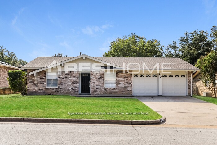 Foto principal - 713 Brownstone Street