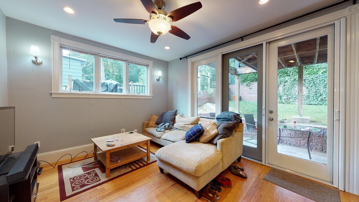 Primary Photo - 273 Lamartine St