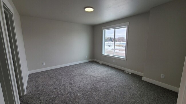 Building Photo - 109 Hillcrest Ave