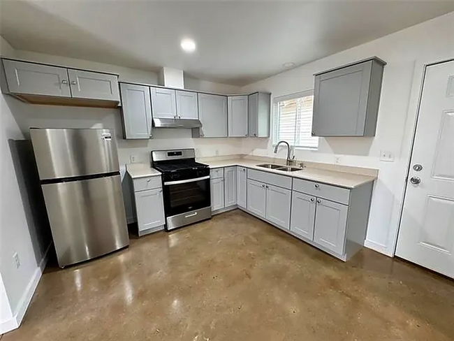 Kitchen - 1211 Avenue A