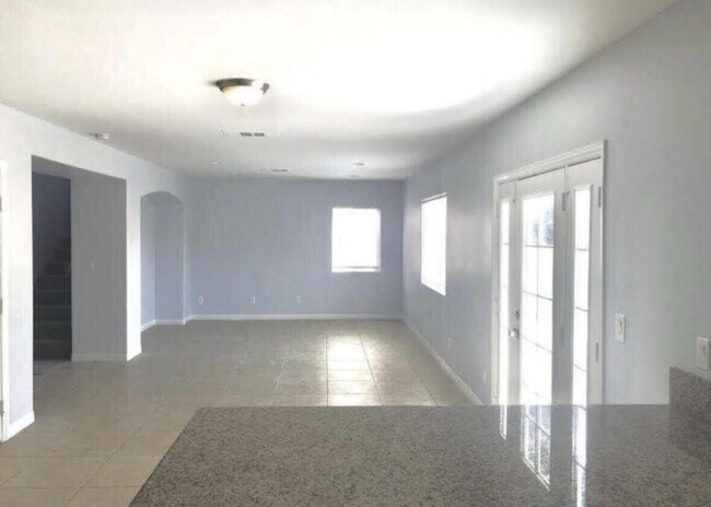 Foto del edificio - 33113 Campus Ln
