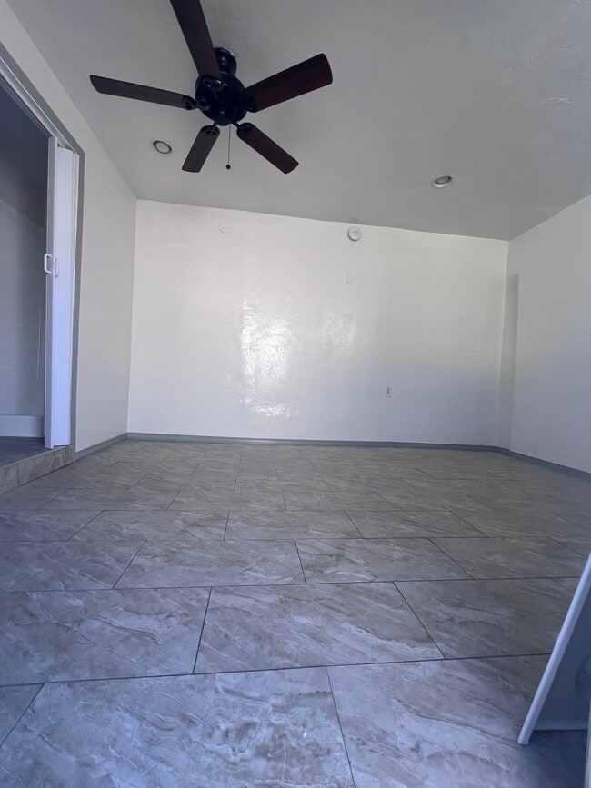 Building Photo - 814 W 147th St