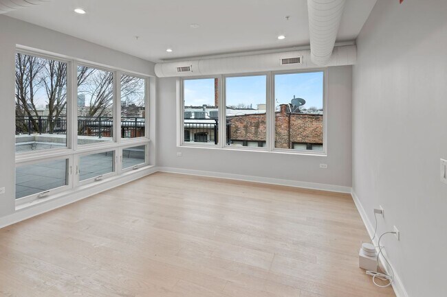 Foto del edificio - 4637 N Ashland Ave