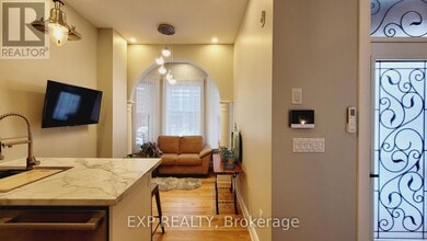 Building Photo - 159-159 James St