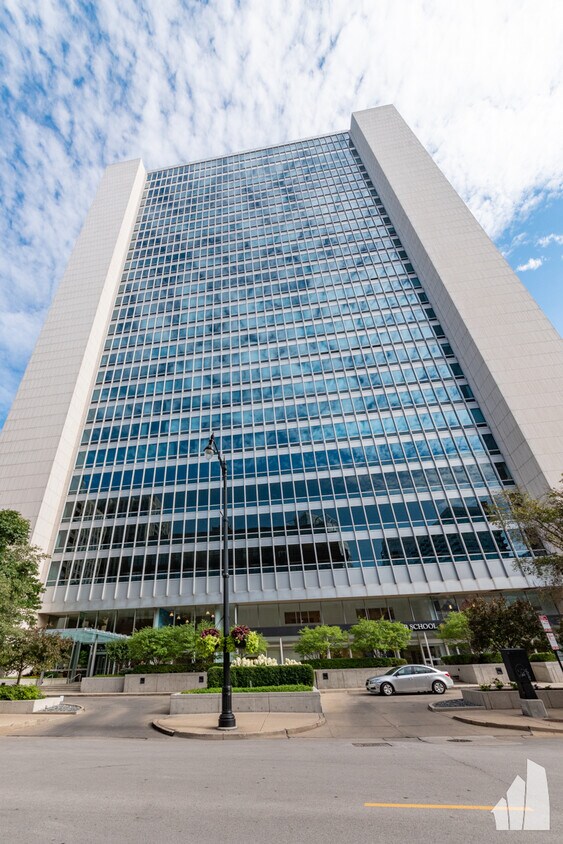 Primary Photo - 500 W Superior St