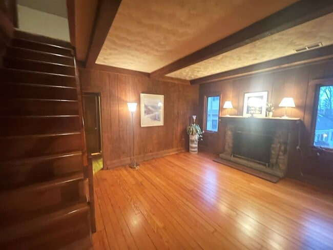 Building Photo - 2 Plus Bedroom in Williams Bay