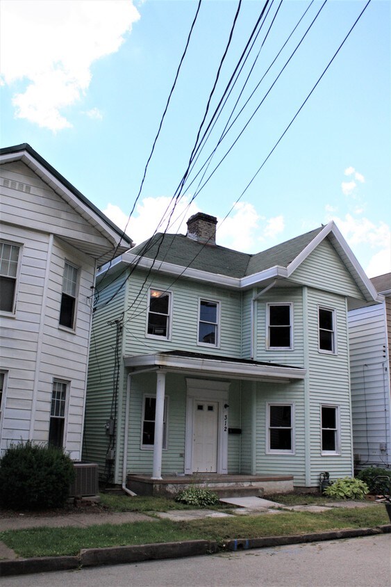 Primary Photo - 312 Harrison Ave