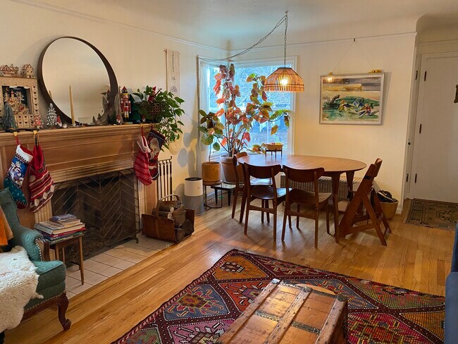 Foto del edificio - 7216 N McKenna Ave