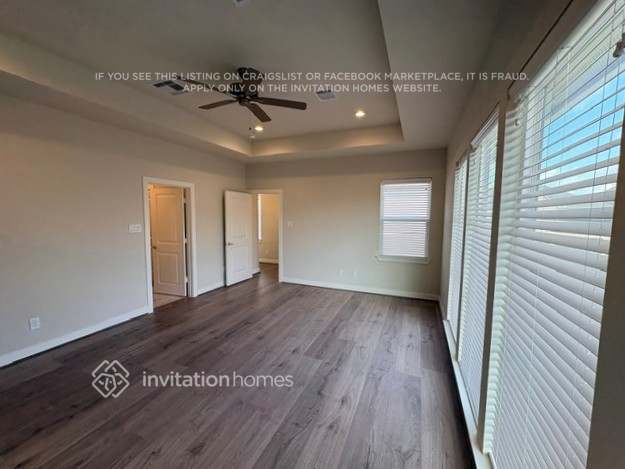 Building Photo - 10406 Executive Lake Dr