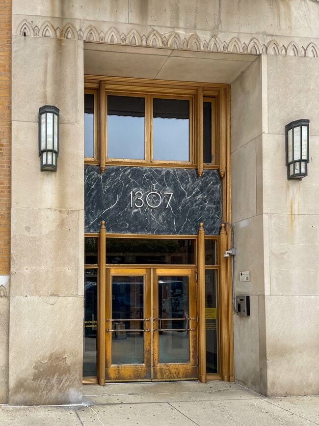 Building Photo - 1307 S Wabash Ave