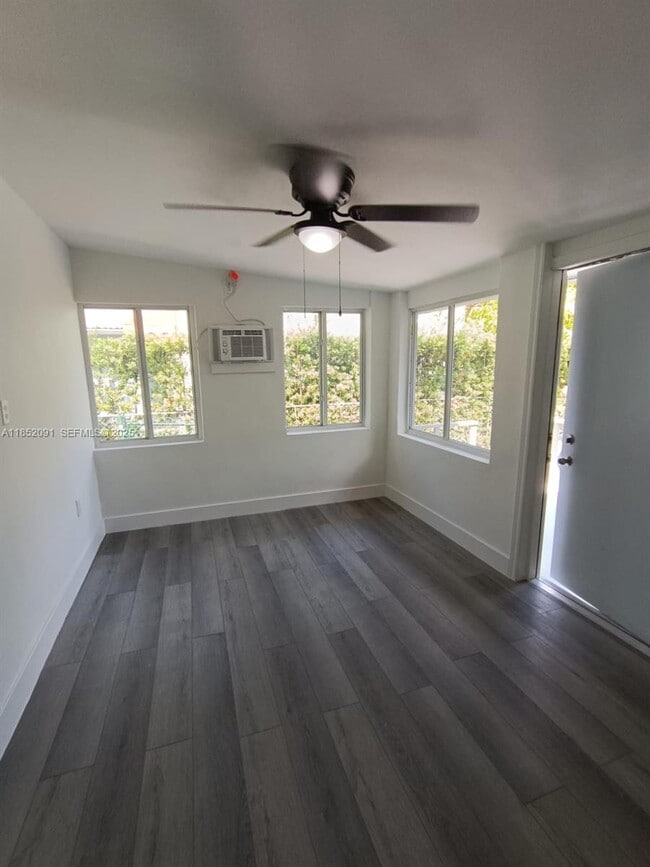 Building Photo - 1857 SW 4th St