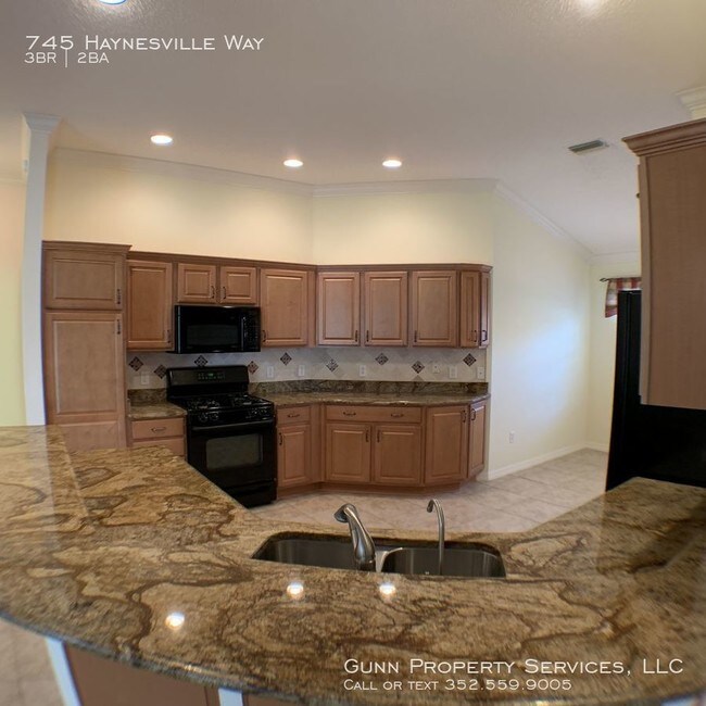 Building Photo - 3 Bedroom 2 Bath 2 Car Garage In The Villages