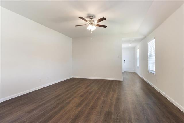 Building Photo - 3901 Oak Crk Cir