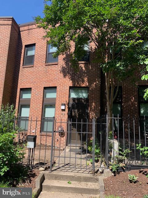 Foto del edificio - 918 Stubblefield Ln