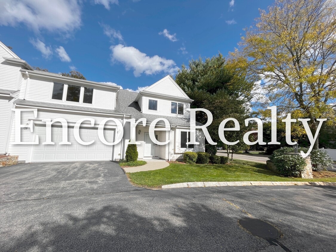 Primary Photo - 906 W Roxbury Pky