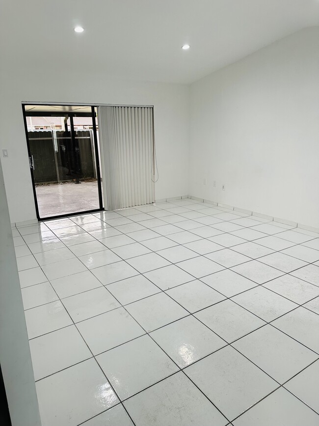 Building Photo - 14050 SW 55th St